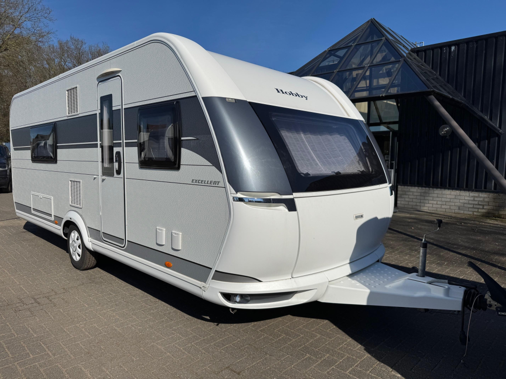 Hobby Excellent 560 WFU 2021 | Grote badkamer