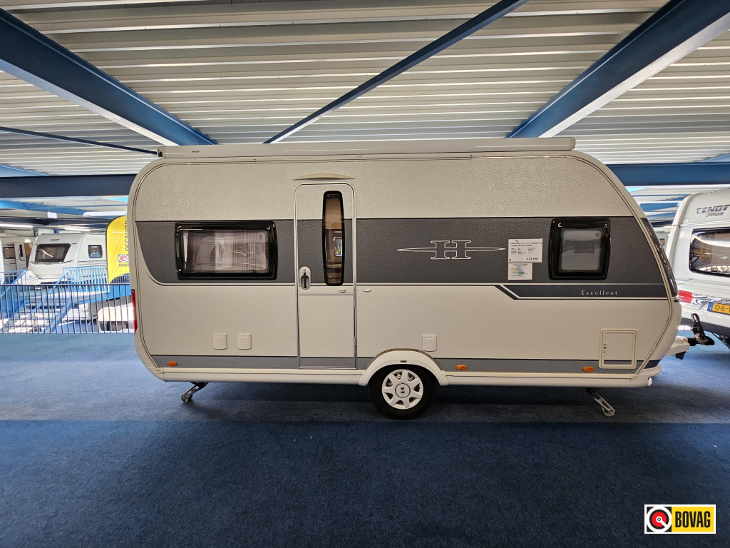Hobby Excellent 460 UFE VOORTENT/LUIFEL/OMNISTOR