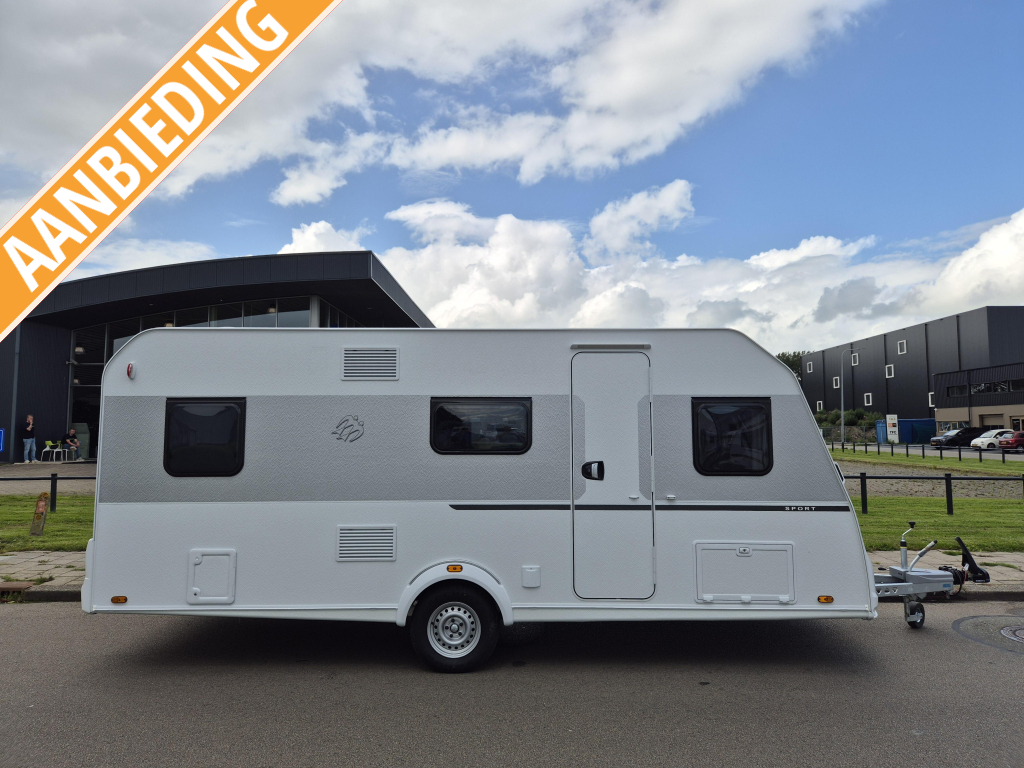 Knaus Sport 500 KD Stapelbedden en douche!