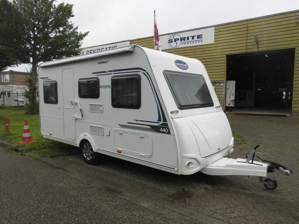 Caravelair Antares 440 Voortent, instapbeugel
