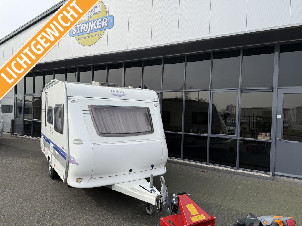 Hobby Excellent Easy 400 SF Bed + Zit + WC 900KG leeg