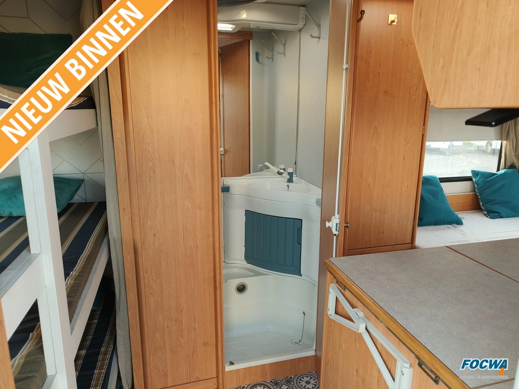 Knaus Sudwind 420 TK 3 x Stapelbed Dwarsbed Un