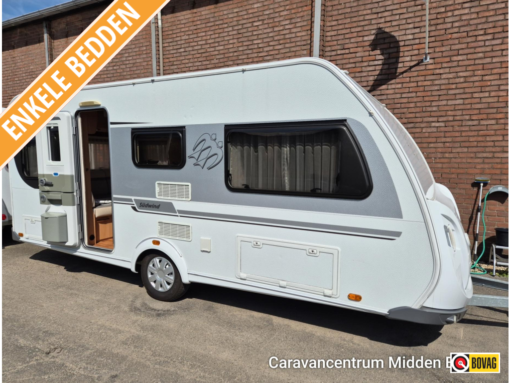 Knaus Sudwind 500 EU 2014 Aparte Bedden