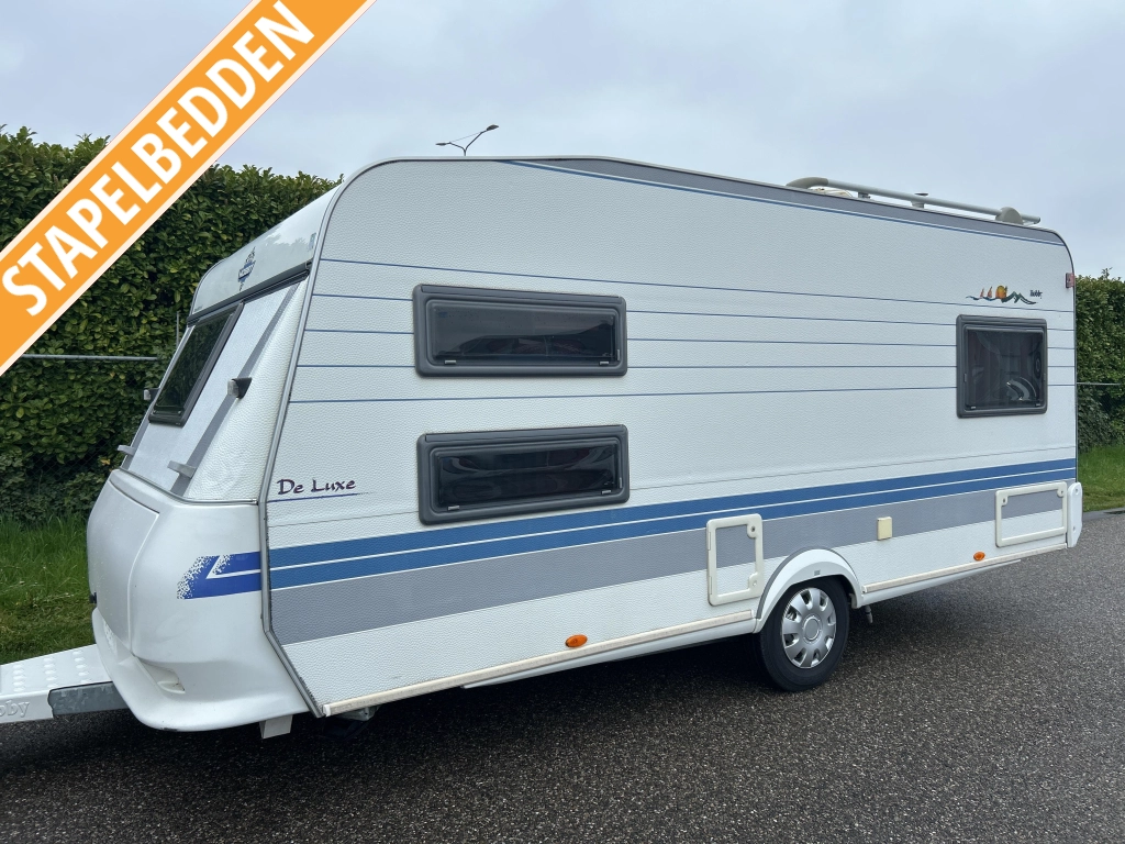 Hobby De Luxe 495 UK VOORTENT STAPELBEDDEN