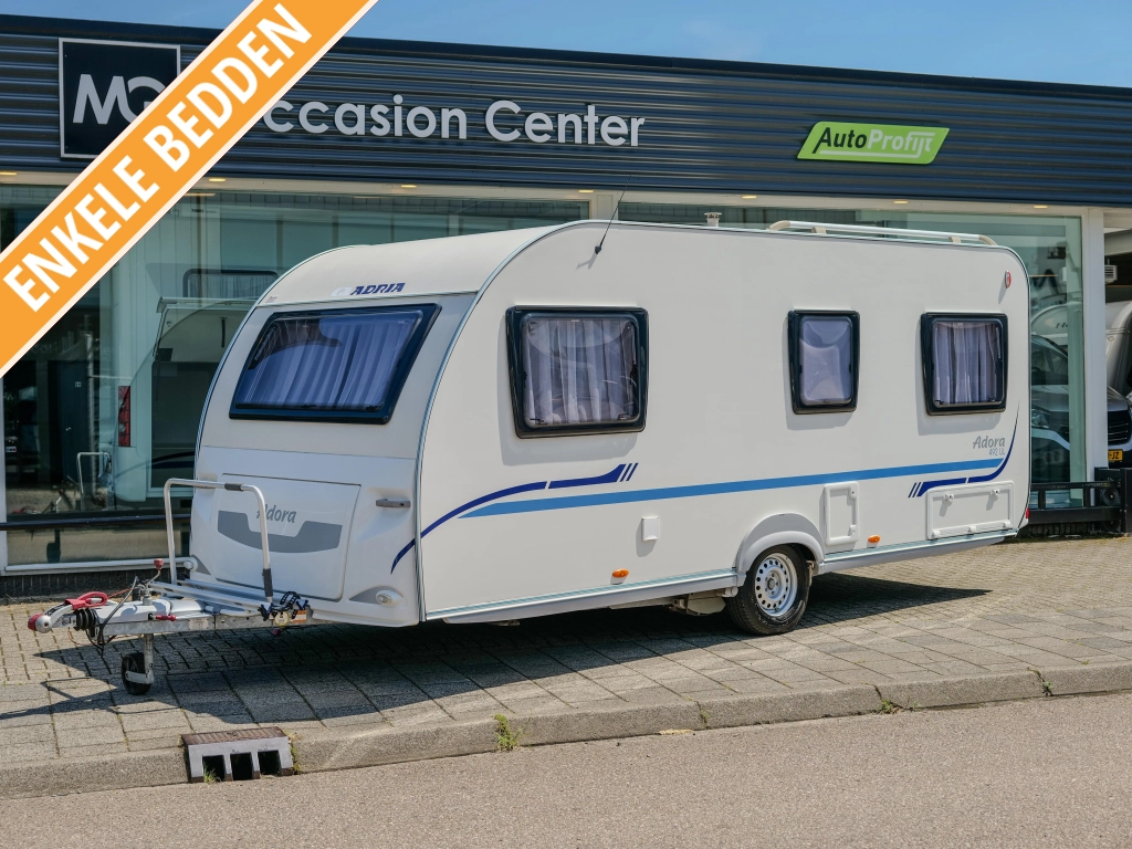 Adria Adora 492 UL ENKELE BEDDEN VOORTENT!