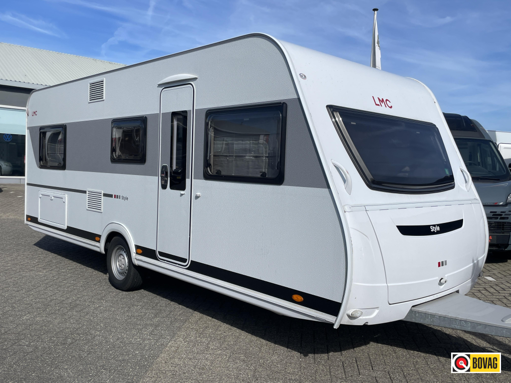 LMC Style 530 E VOORTENT/VLOERVERWARMING