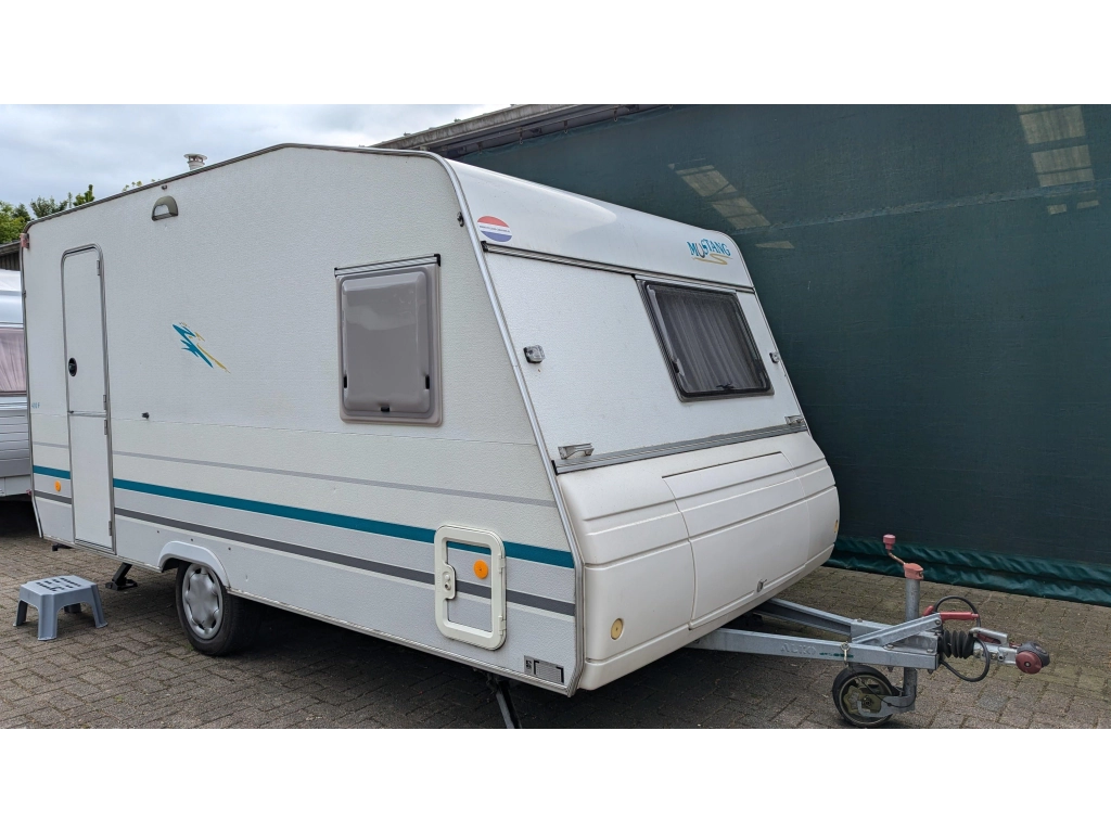 Knaus Mustang 410 voortent+luifel 2x