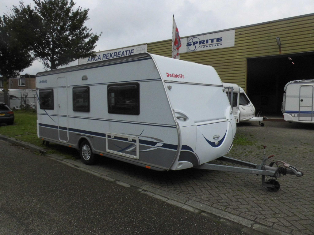 Dethleffs Camper 540 Voortent en luifel.