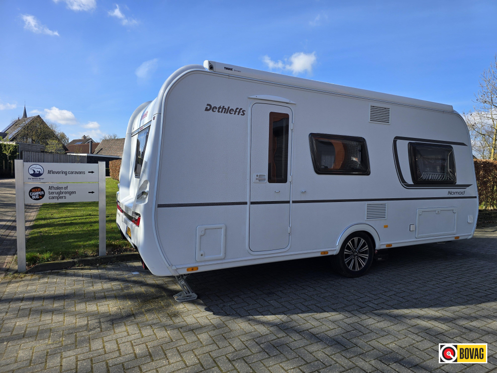 Dethleffs Nomad 490 EST met AC, mover en badkamer