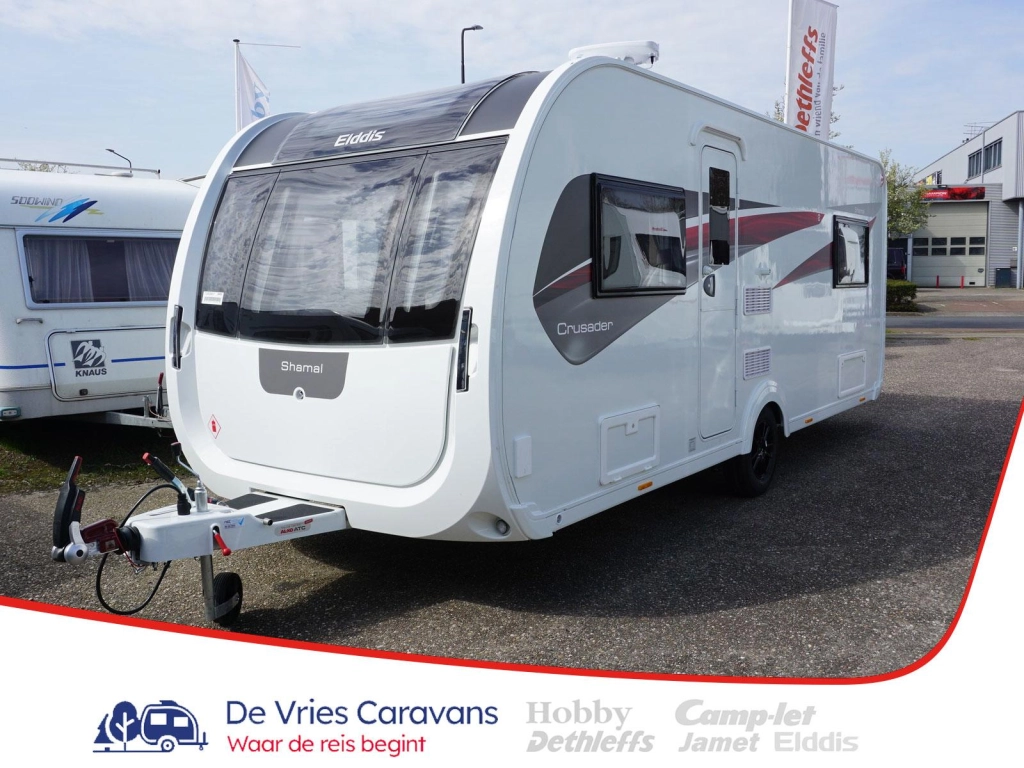 Elddis Crusader Shamal  Aparte bedden, badkamer