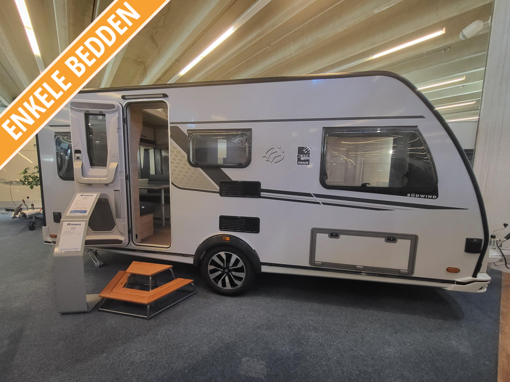 Knaus Sudwind Black Selection 460 EU mooi compleet af fabriek