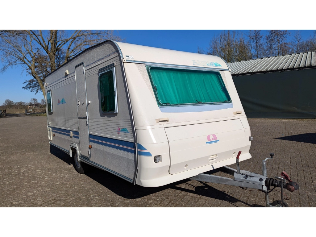 Adria Unica  502 UP luifel tweezijk