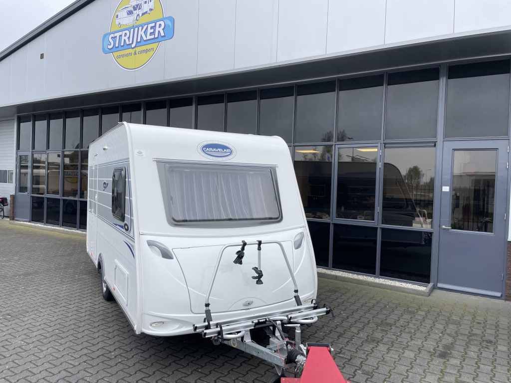 Caravelair Antares Luxe 400 Bed + Zit + WC 797KG Leeg