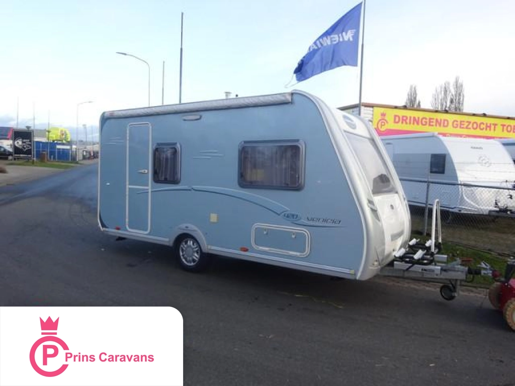 Caravelair Venicia 420 Met Dwars Bed en Treinzit