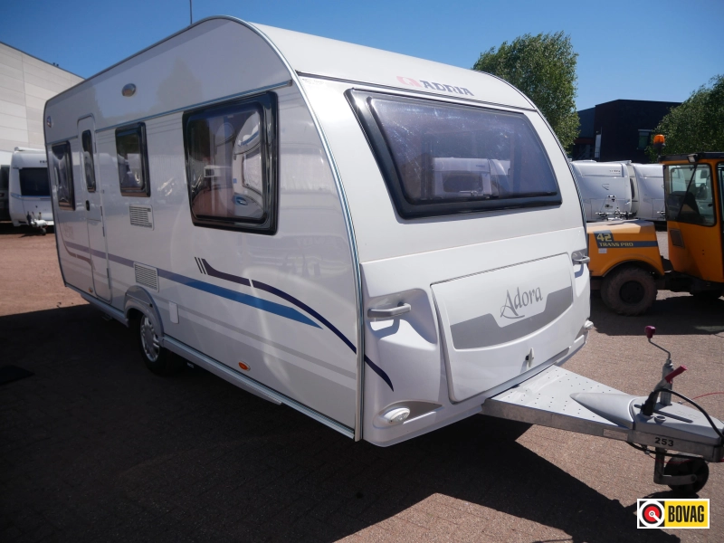 Adria Adora 472 LU met Enduro mover