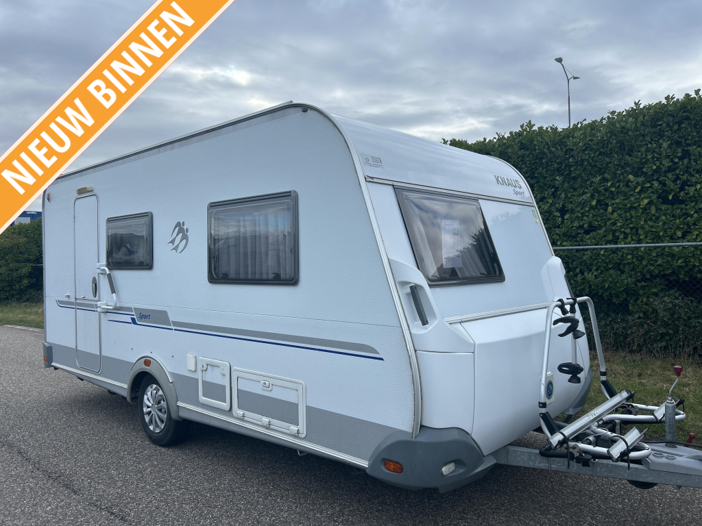Knaus Sport 450 FU FRANS BED RONDZIT LUIFEL
