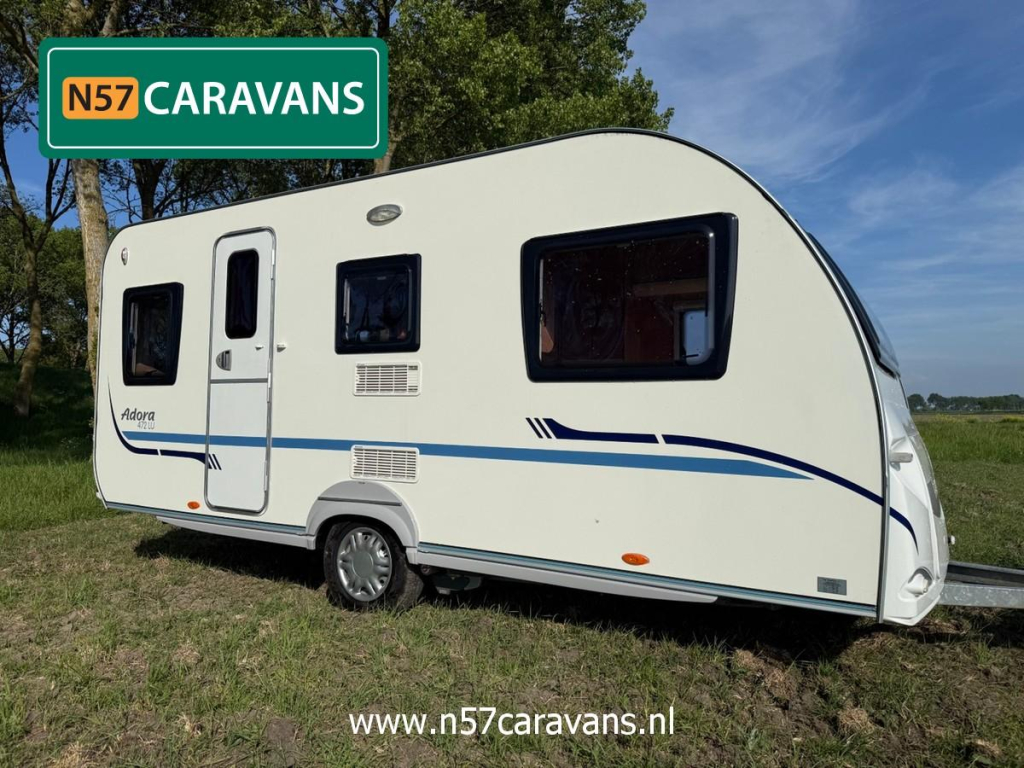 Adria Adora 472 LU / voortent / losse bedden