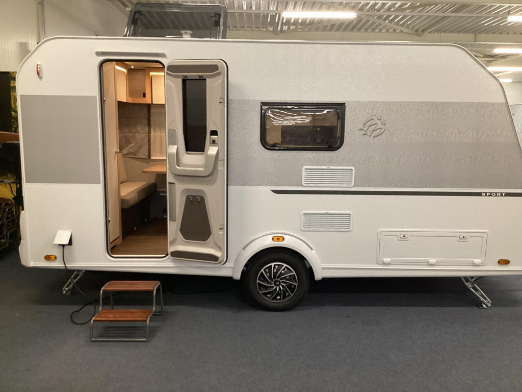Knaus Sport 420 QD dwarsbed