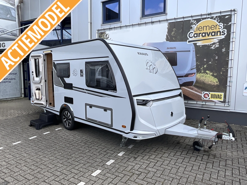 Knaus Sudwind Black Selection 460 EU ENKELE BEDDEN-VLOERVERW