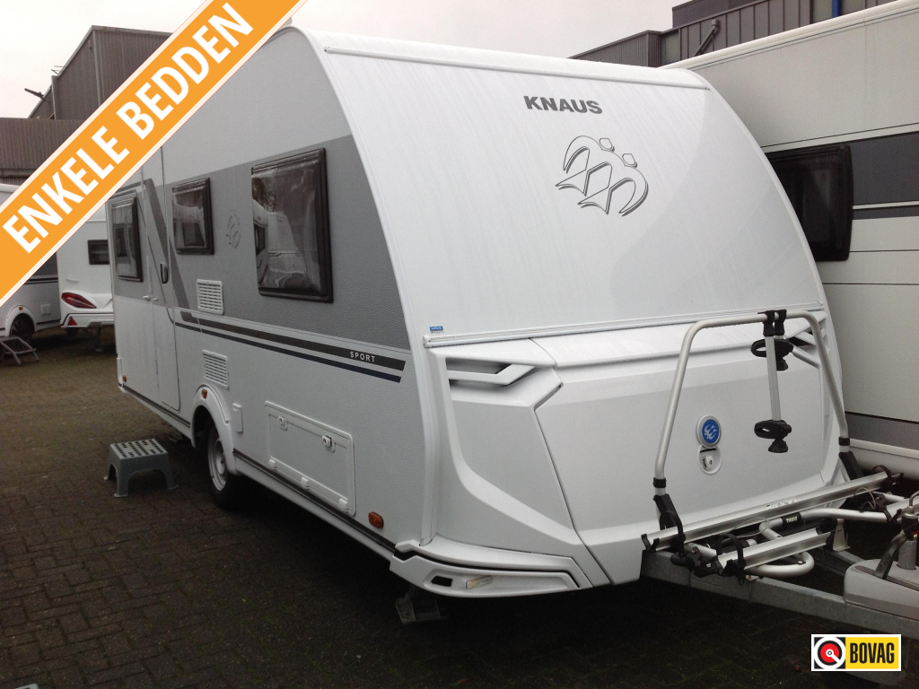 Knaus Sport 460 EU met mover