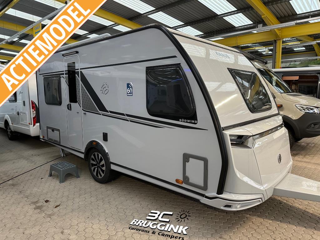 Knaus Sudwind 60 Years 450 FU FRANS BED VLOERVERWARMING