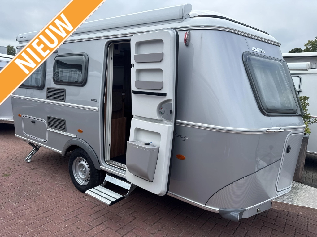 Eriba Touring 530 Legend Hampton zilver