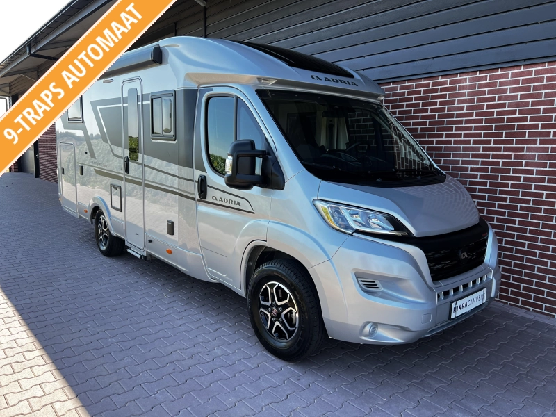 Adria Compact DL Supreme Automaat/160PK/Bearlock