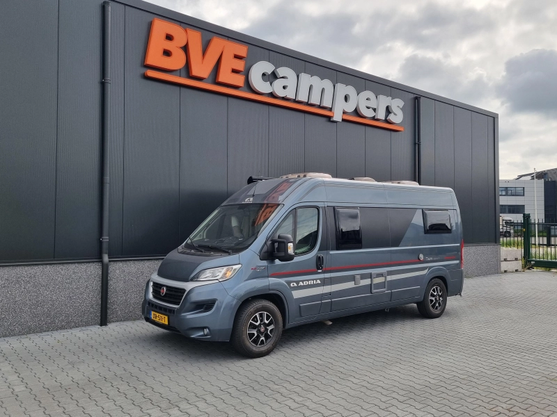 Adria Twin 600 SLT Lengtebedden Euro 6