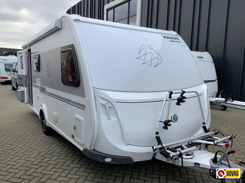 Hymer B654