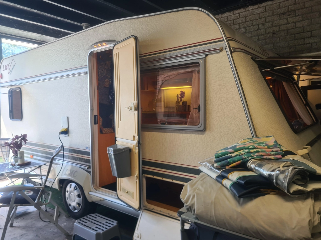 LMC Luxus 470 RD / 2001 / VOORTENT