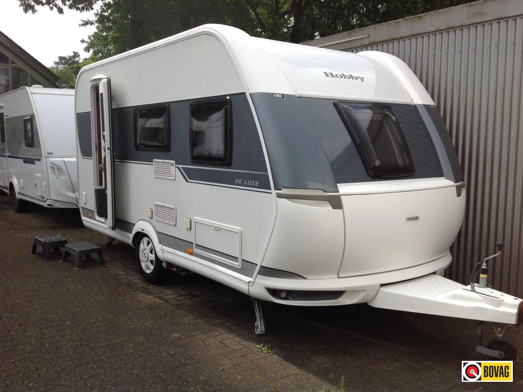 Hobby De Luxe 440 SF Met Mover