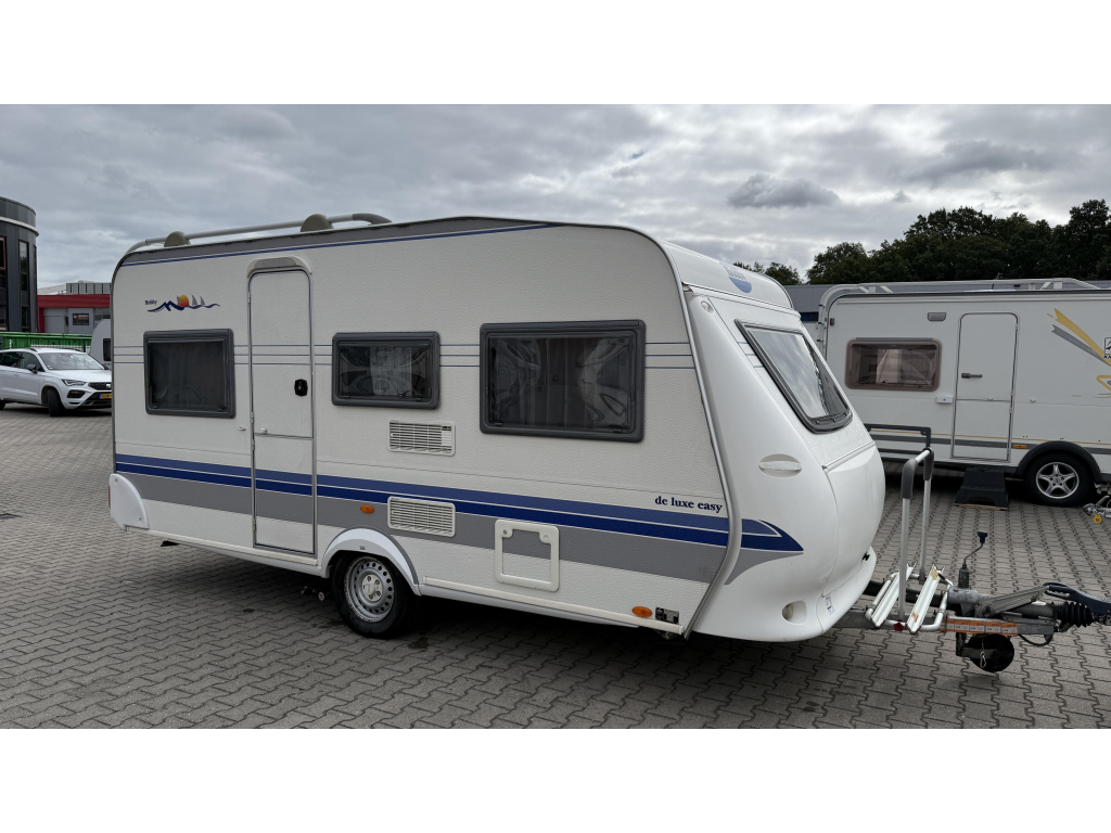 Hobby De luxe Easy 450 UF dwars bed rondzit toilet