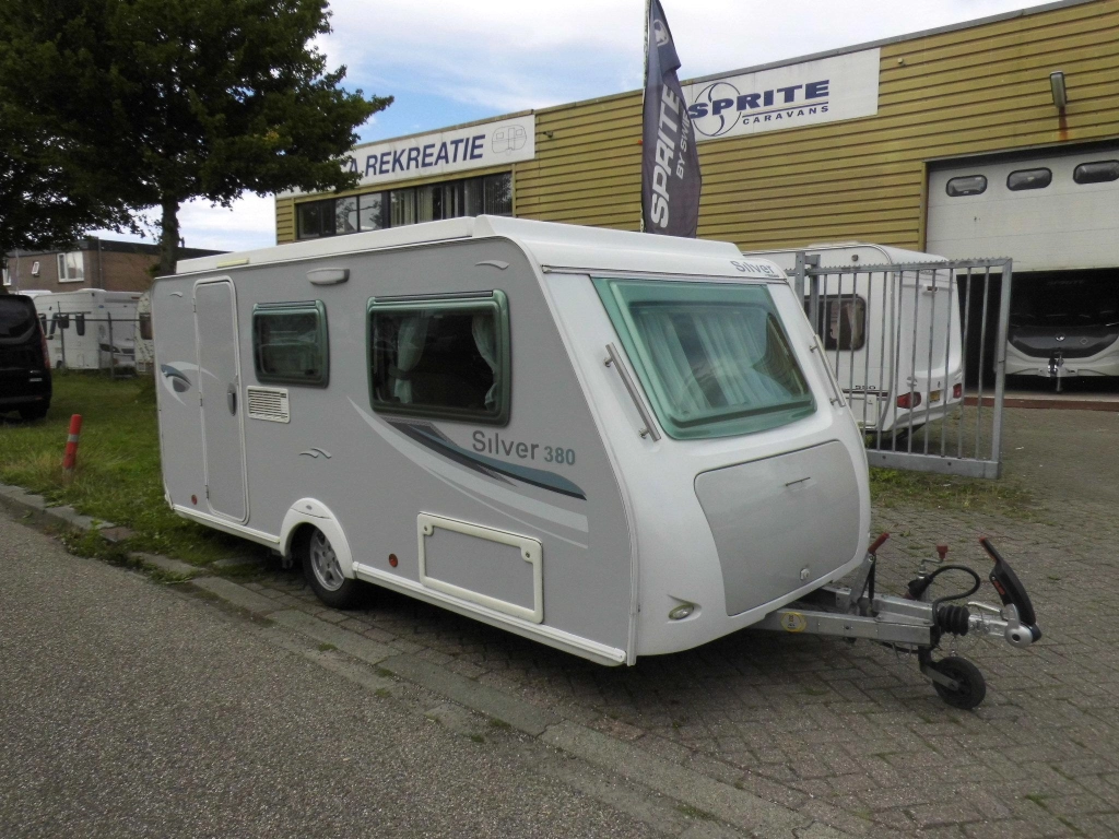 Trigano Silver 380 DD Luifel, mover,