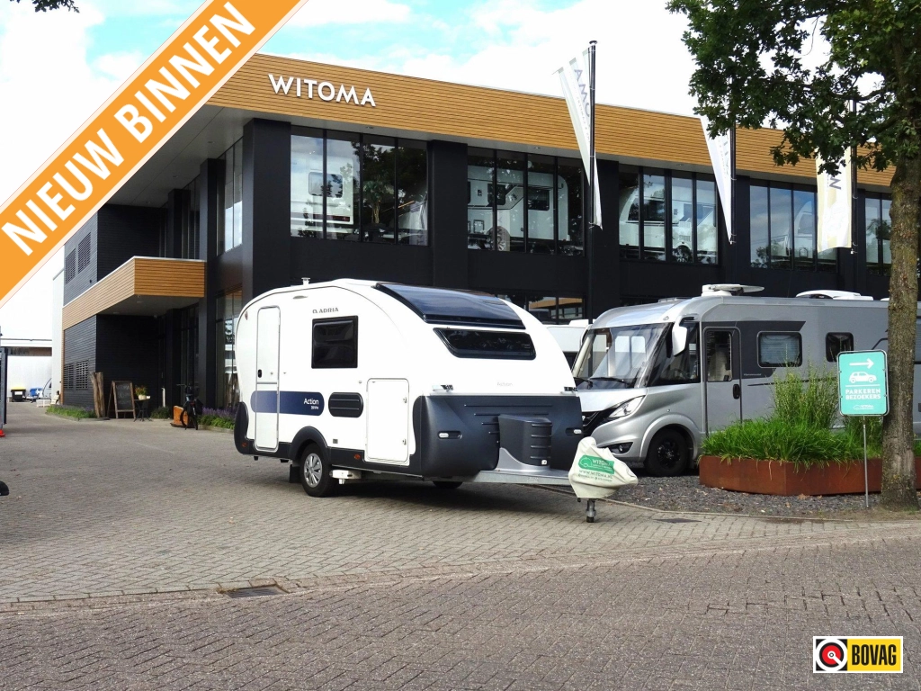 Adria Action 391 PH mover en unico luifel