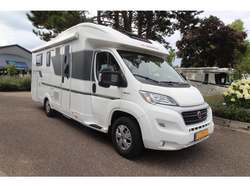Adria Coral 670 SL *2x1 persoons*