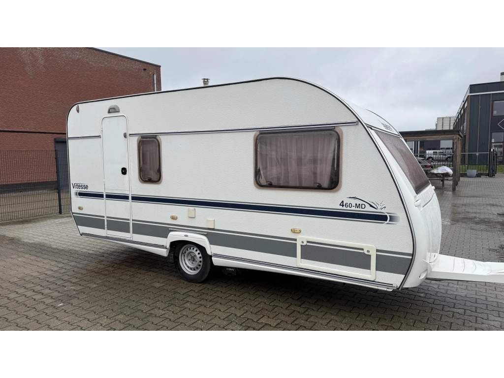 Beyerland Vitesse 460 MD eindkeuken zit vast bed