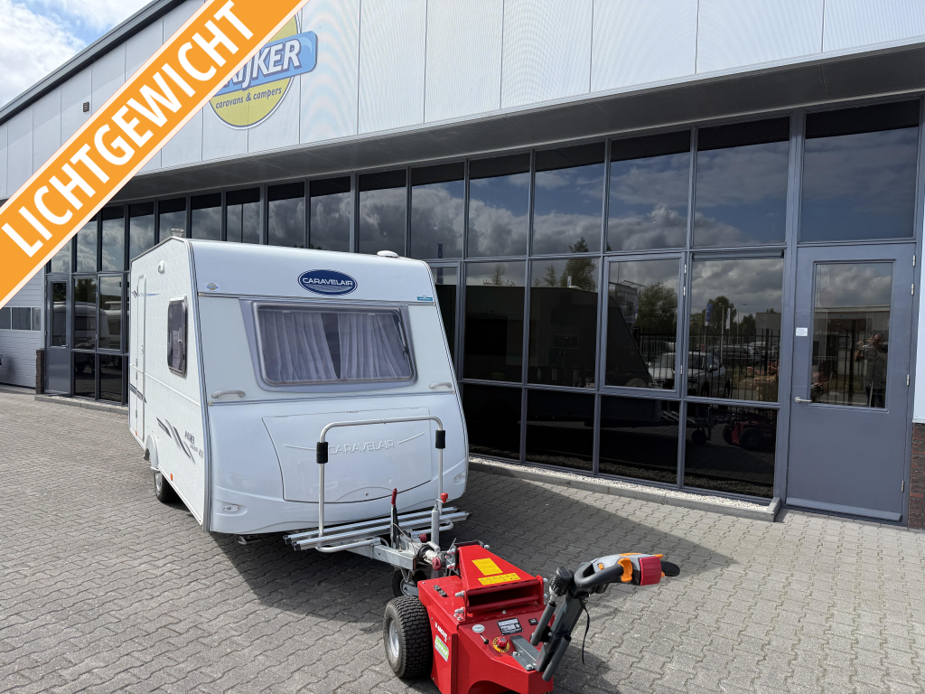 Caravelair Antares Ambiance 400 Bed + Zit + WC 785KG leeg