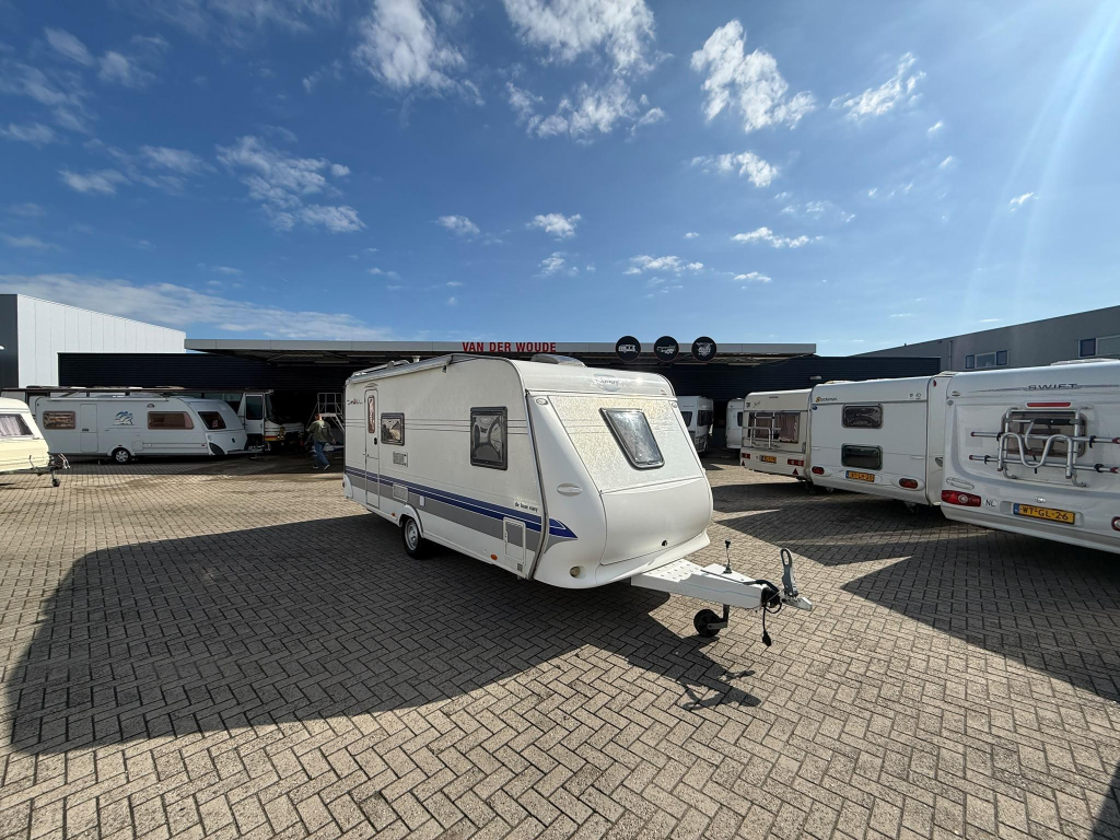 Hobby De luxe Easy 500 KMFE 6 pers, Luifel met wanden