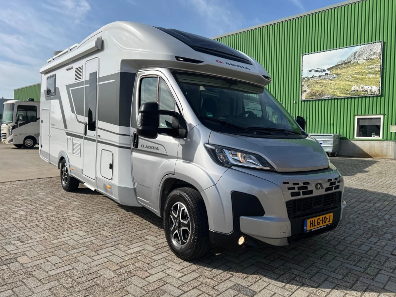 Adria Matrix 670 SL 9-traps automaat