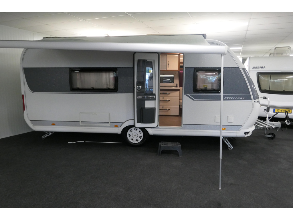 Hobby Excellent 495 WFB Douche ruimte en luifel