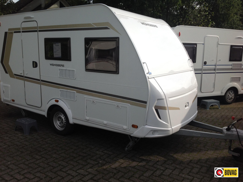 Weinsberg CaraOne 390 QD met Walker voortent