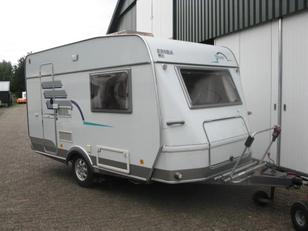 Eriba Nova 390 bj 2003 mover/luifel