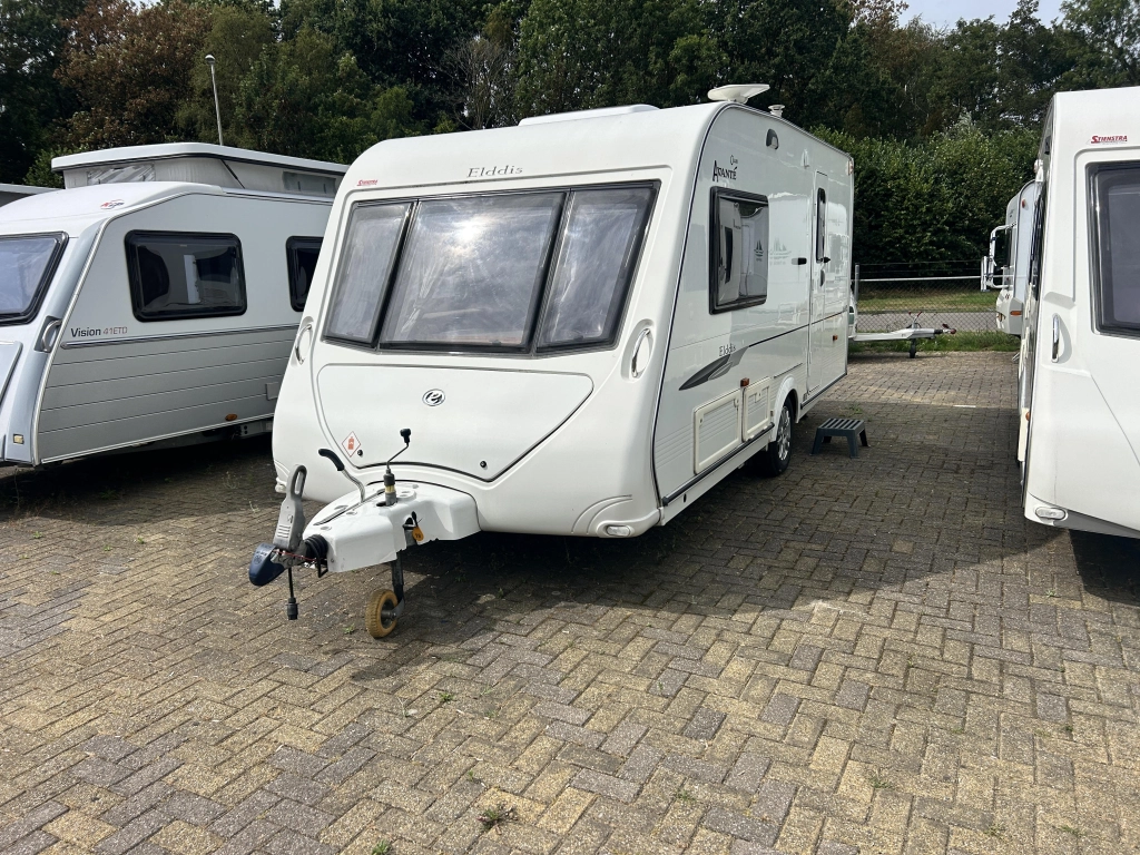 Elddis Avante 462 Enkele bedden Badkamer
