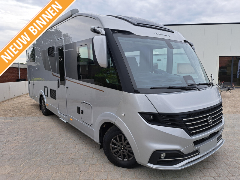 Adria Supersonic 780 SL met Luxe Cabinestoelen