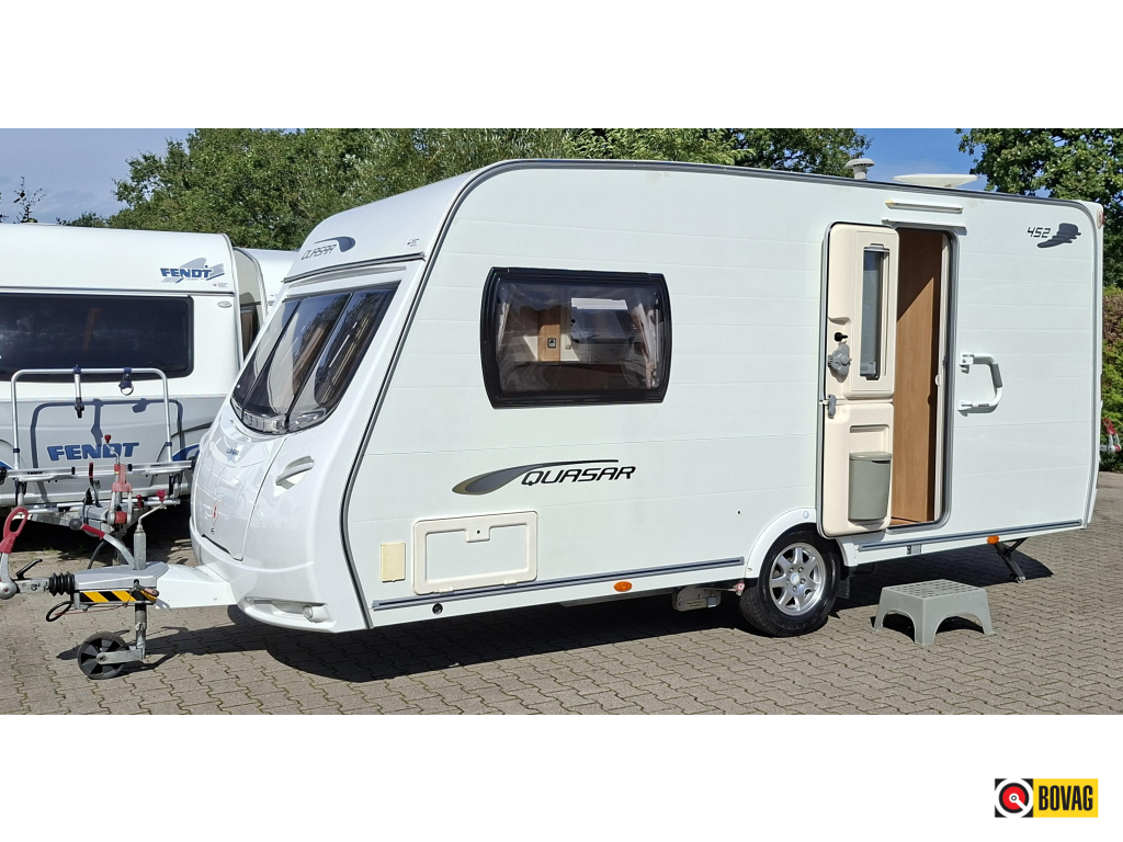 Lunar Quasar 452 incl. voortent en mover !