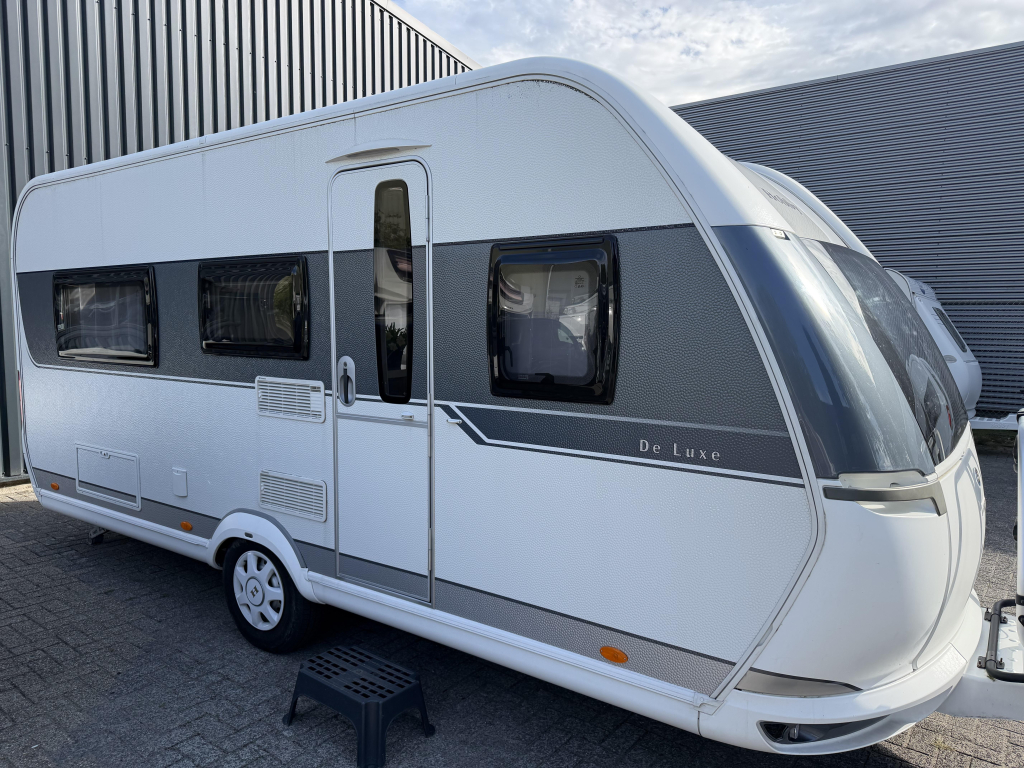 Hobby De Luxe 460 LU Hobby 460LU met voortent