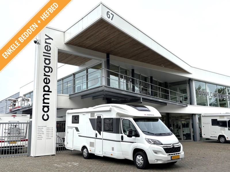 Adria Matrix 670 DL ENKELE BEDDEN+HEFBED