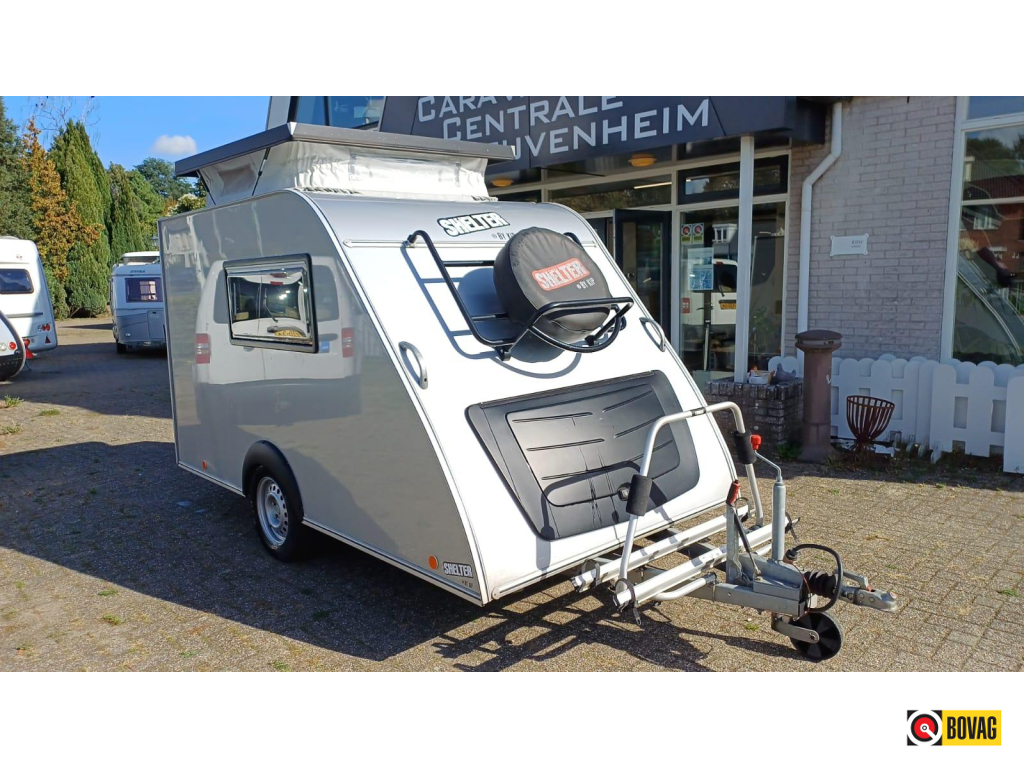 Kip Shelter Basic Zilver