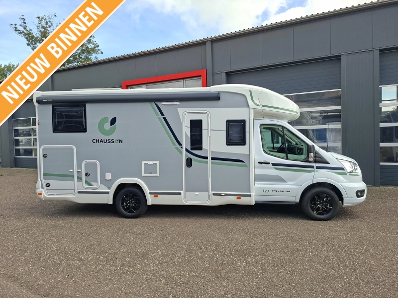 Chausson 777 Titanium Ultimate enkele bedden xl garage
