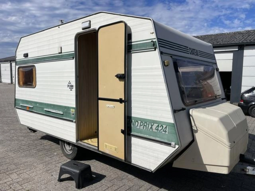 Chateau Grand Prix Splendid 424 rond+treinzit tent
